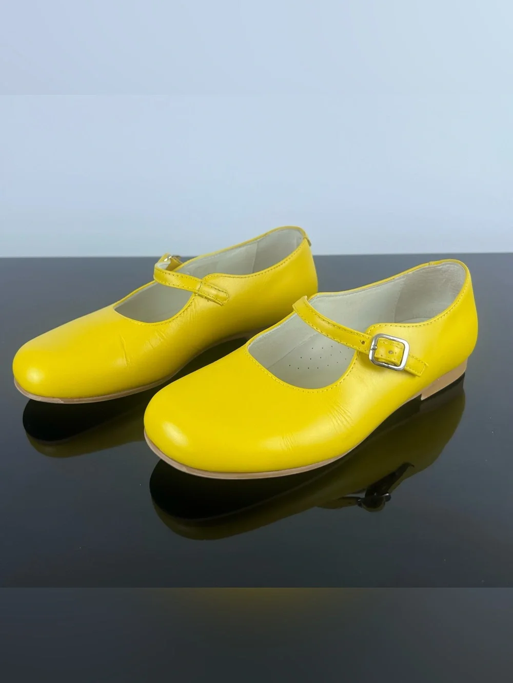 La Coqueta Kids Girls Leather Mary Jane Shoes, Yellow, 34 EU